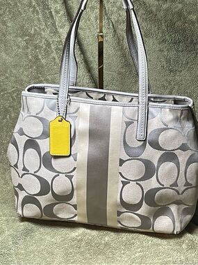 Coach Signature Stripe 19999 Hamptons Weekend Medium Tote Grey Purse Bag